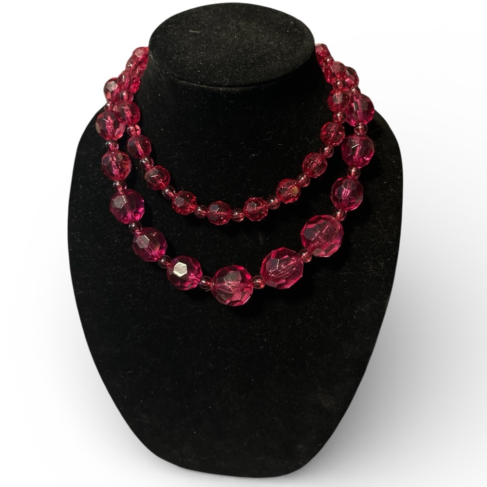 60’s70’s cranberry acrylic faceted beaded necklace
